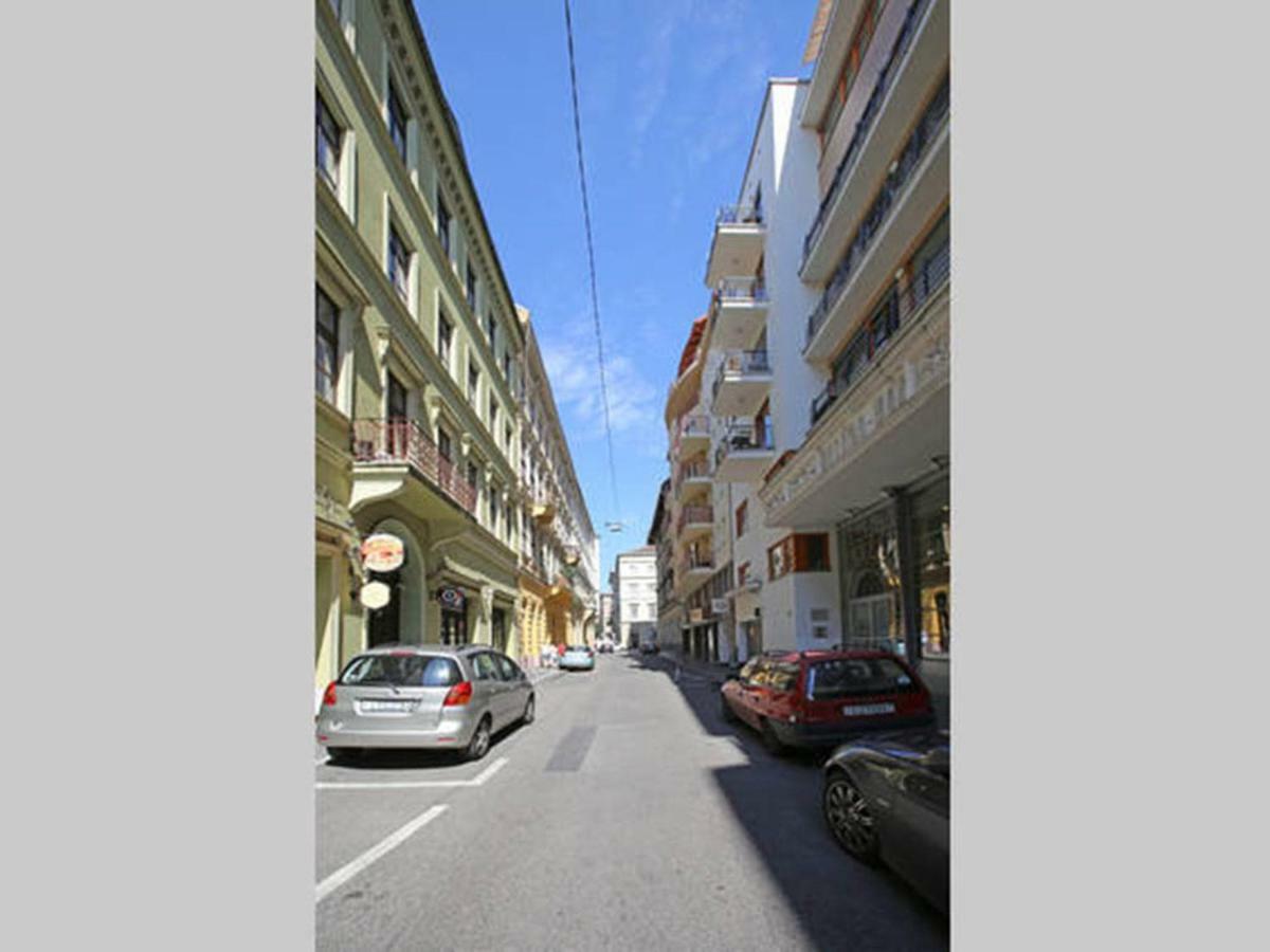 דירות בודפשט Downtown Garden Isle In Urban Style-Free Parking מראה חיצוני תמונה