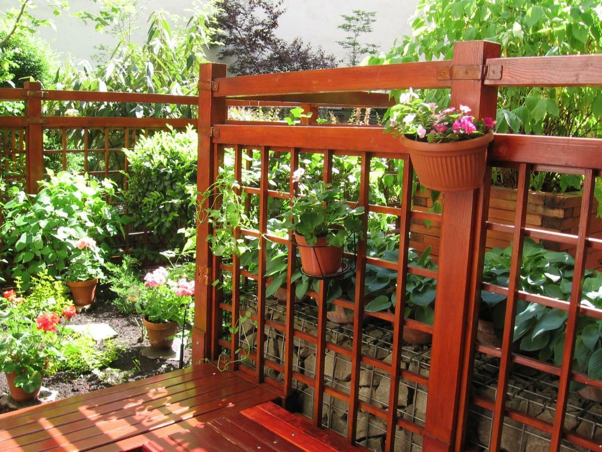דירות בודפשט Downtown Garden Isle In Urban Style-Free Parking מראה חיצוני תמונה